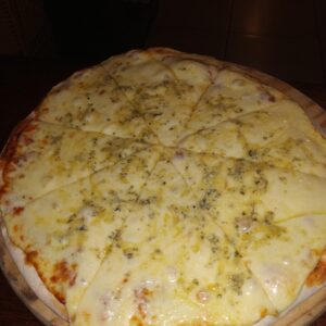 Pizzeta Cuatro quesos